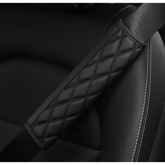 Műbőr biztonsági öv párna - steppelt lyukacsos - fekete - párban