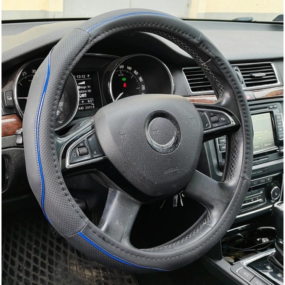 Műbőr kormányvédő - 38cm - fekete-kék - szintetikus